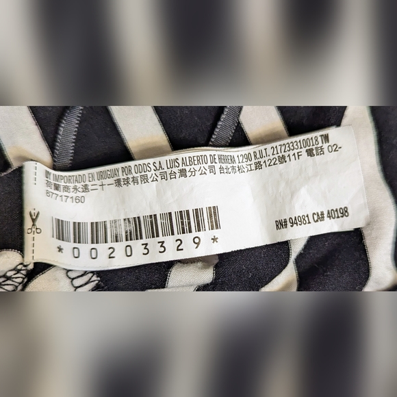 💥 Forever 21 top💥 size 2X black and white striped - Picture 7 of 7